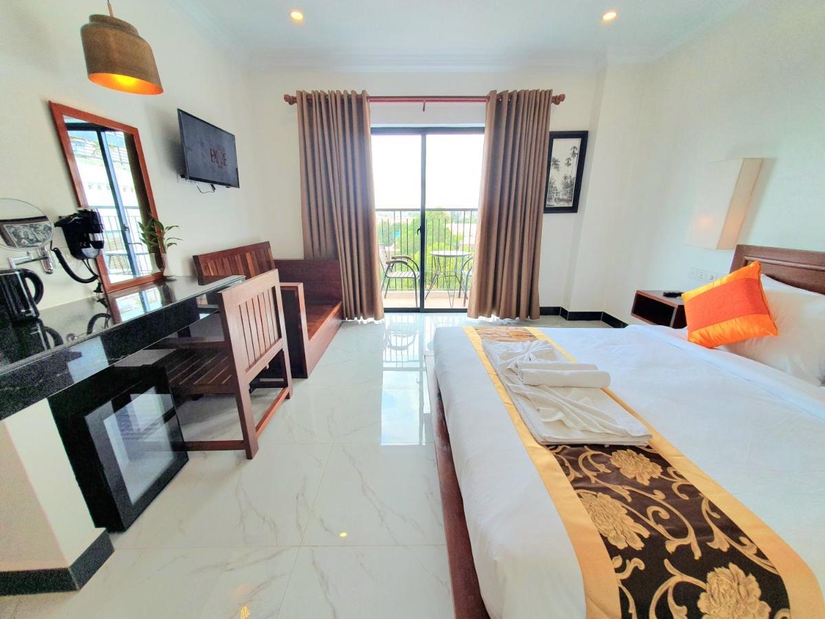 Long Night Siem Reap Hotel Buitenkant foto
