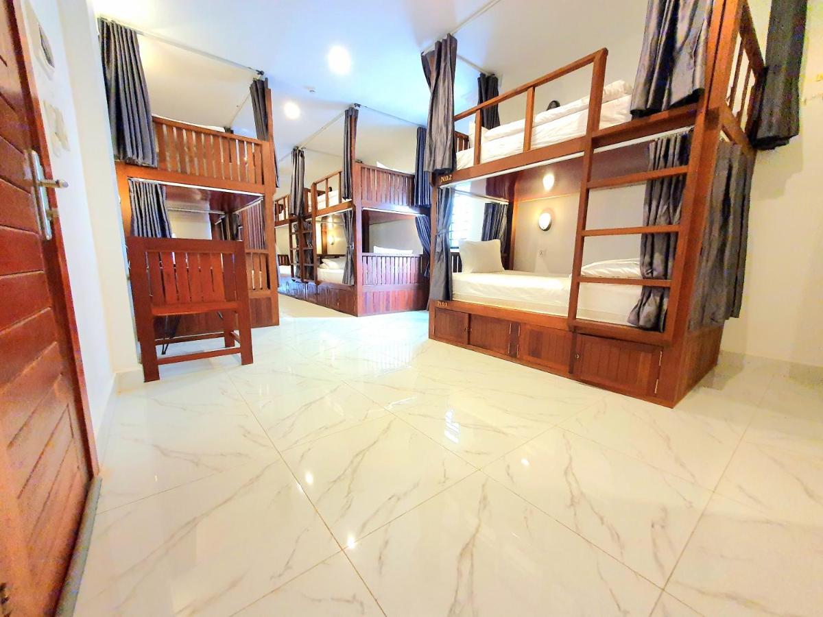 Long Night Siem Reap Hotel Buitenkant foto