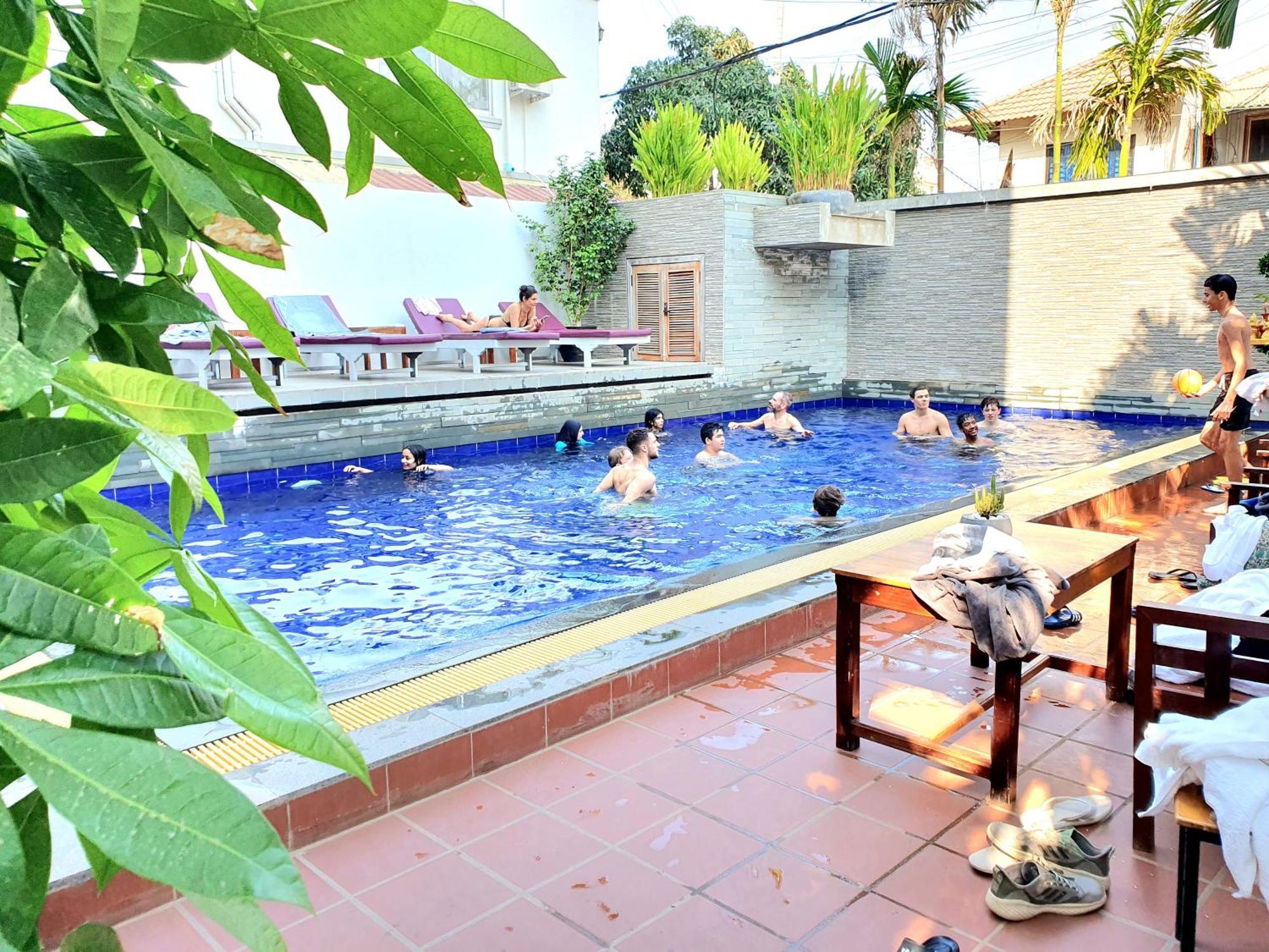 Long Night Siem Reap Hotel Buitenkant foto